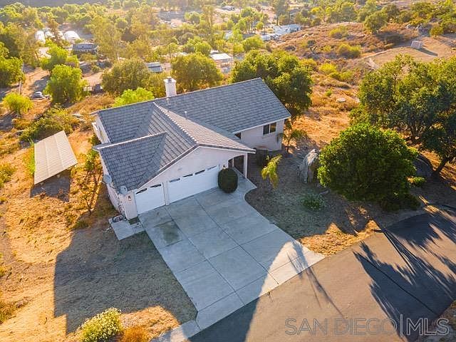 309 Salmon Rd, Ramona, CA 92065